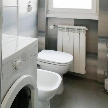 I-host - San Genesio 아파트 밀라노